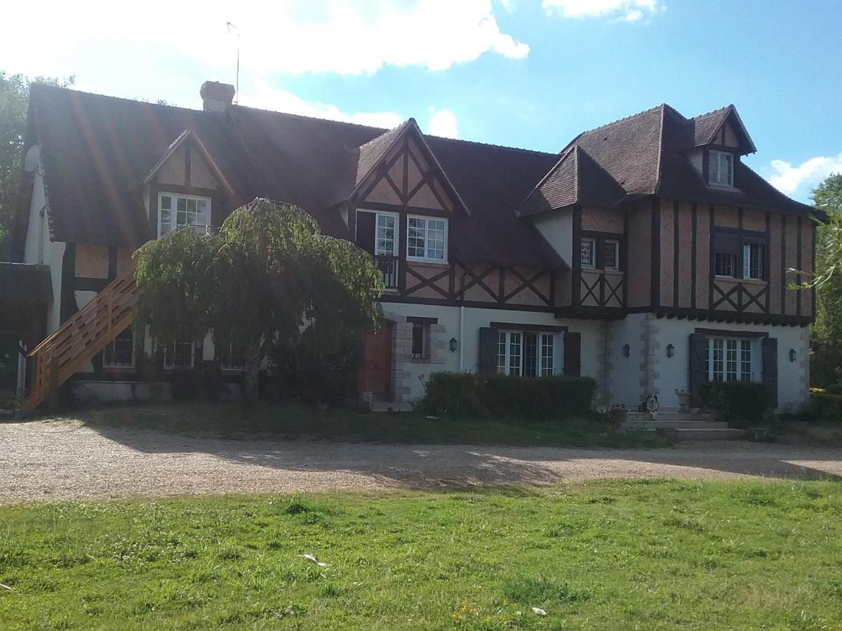 Les Mesangeres Bed & Breakfast Chaumont-sur-Tharonne Exterior photo